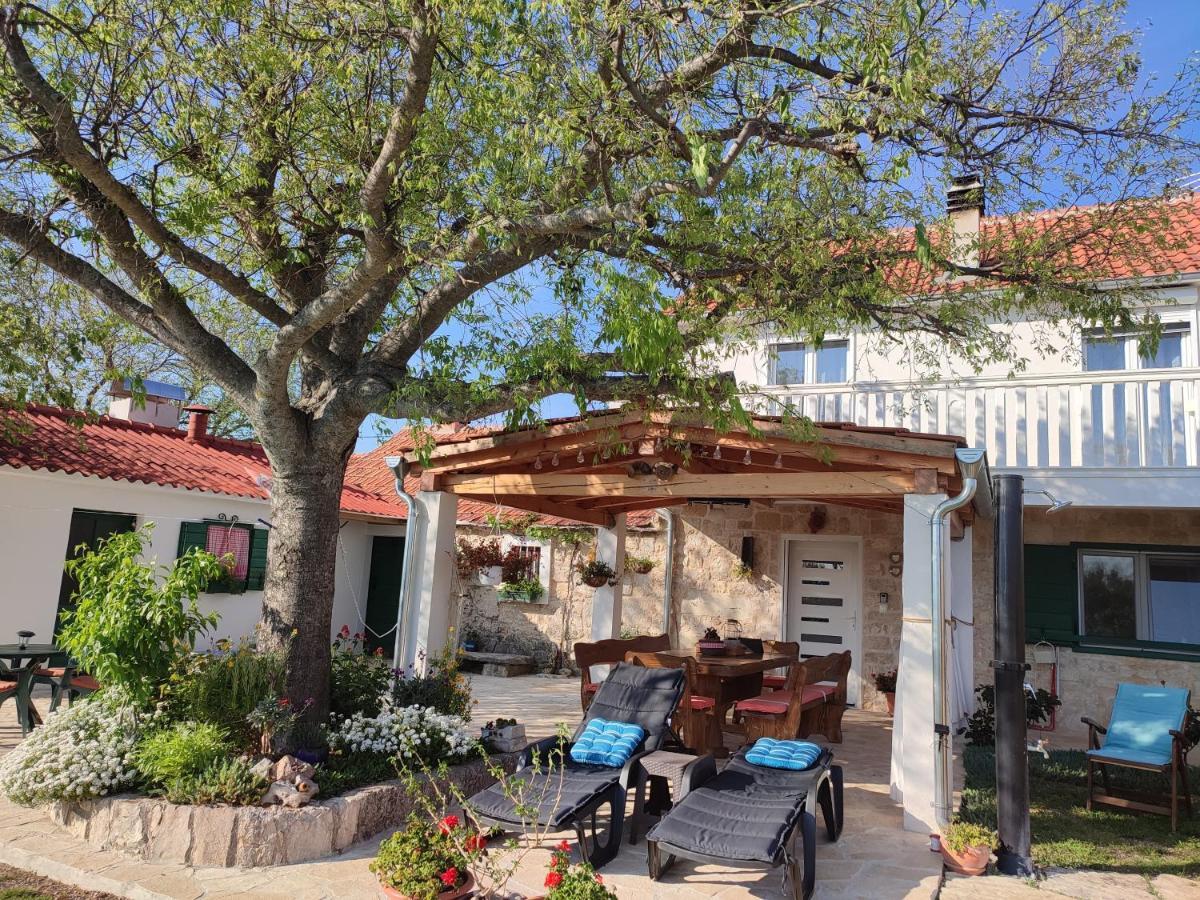 House Kuna Bristane Exterior photo
